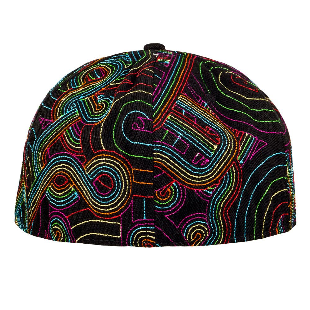 Gorra ajustada con arcoíris en color negro DSOTM V2 de Pink Floyd