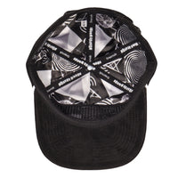 Gorra negra con cremallera trasera Denver Doses