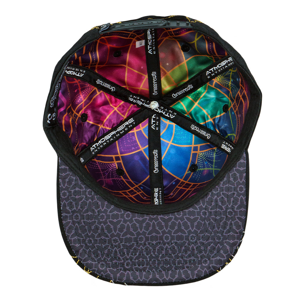 Gorra negra tipo snapback de Atmosphere Entertainment