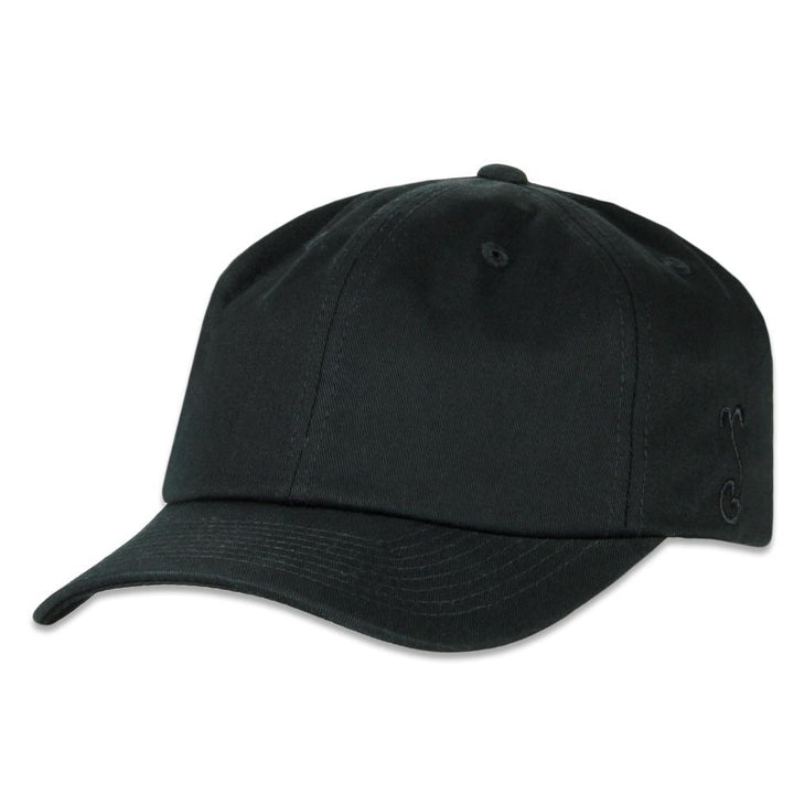 Gorra negra de papá con toque de clase