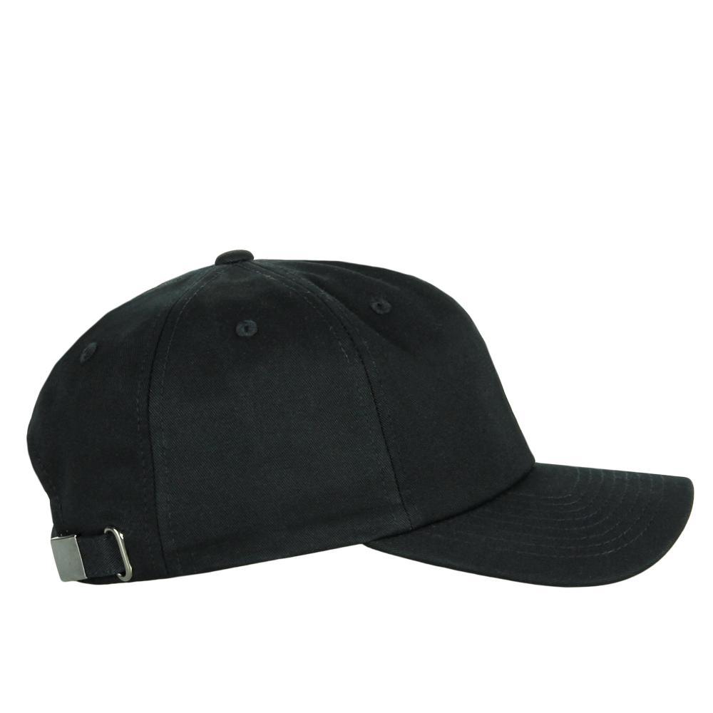 Gorra negra de papá con toque de clase